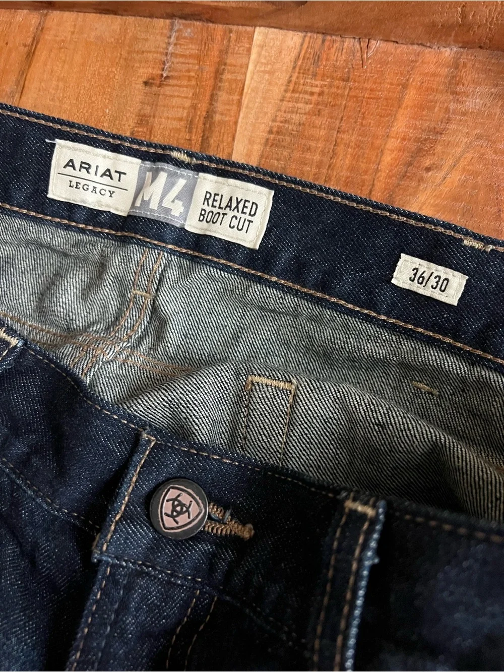 Ariat Legacy Relaxed Boot cut Mens Jeans M4 Boot size 36 x 30 Work Pants